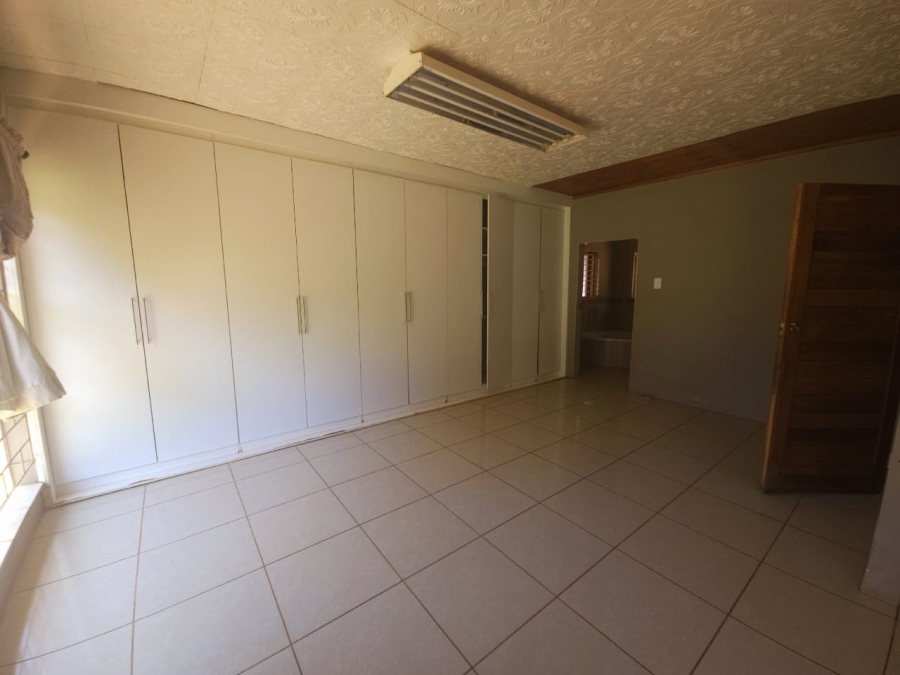 To Let 4 Bedroom Property for Rent in Hartbeespoort Rural North West